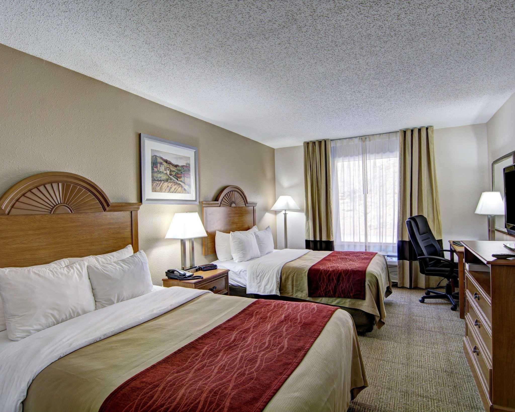Clarion Pointe Beckley Hotel Exterior photo