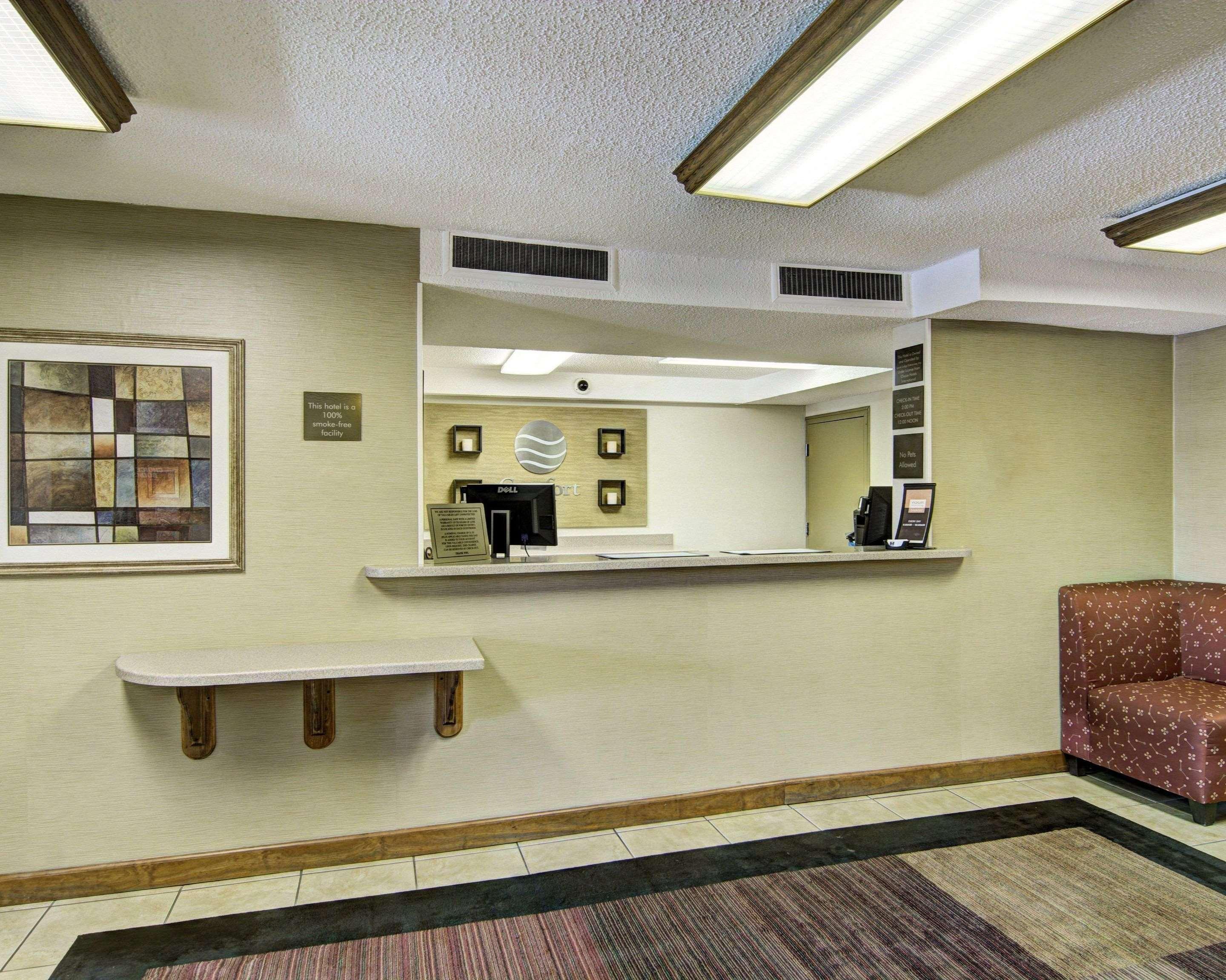 Clarion Pointe Beckley Hotel Exterior photo