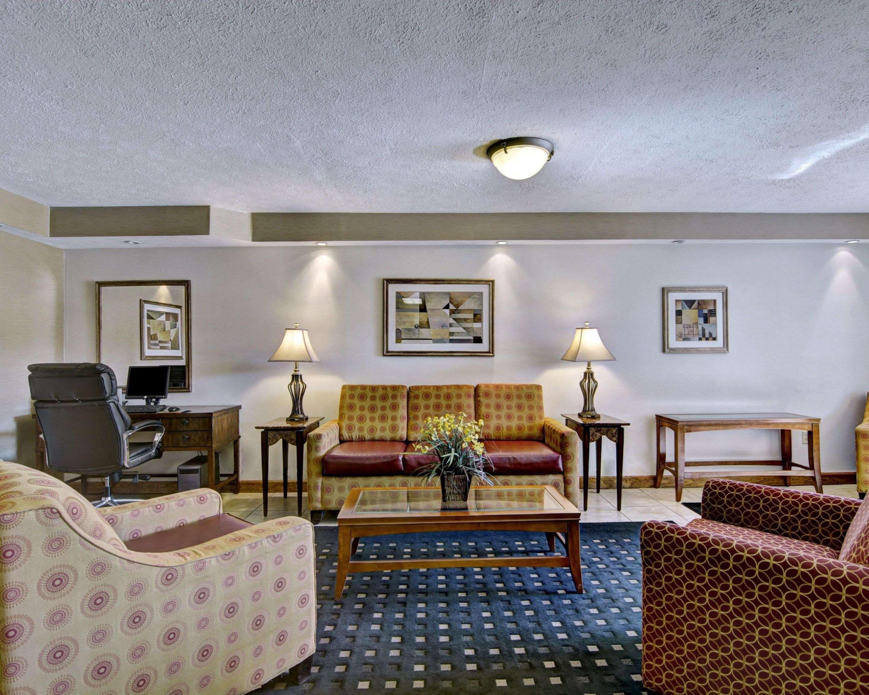 Clarion Pointe Beckley Hotel Exterior photo