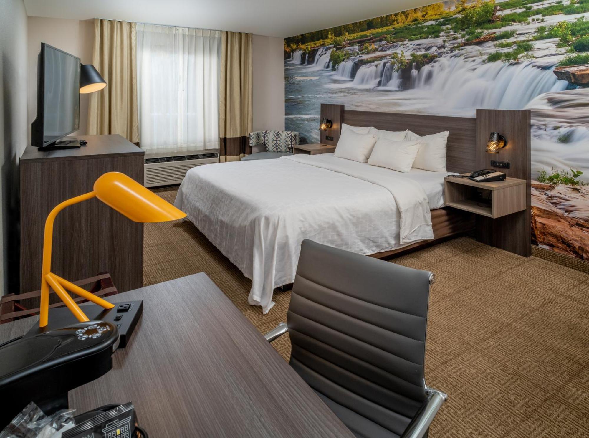 Clarion Pointe Beckley Hotel Room photo