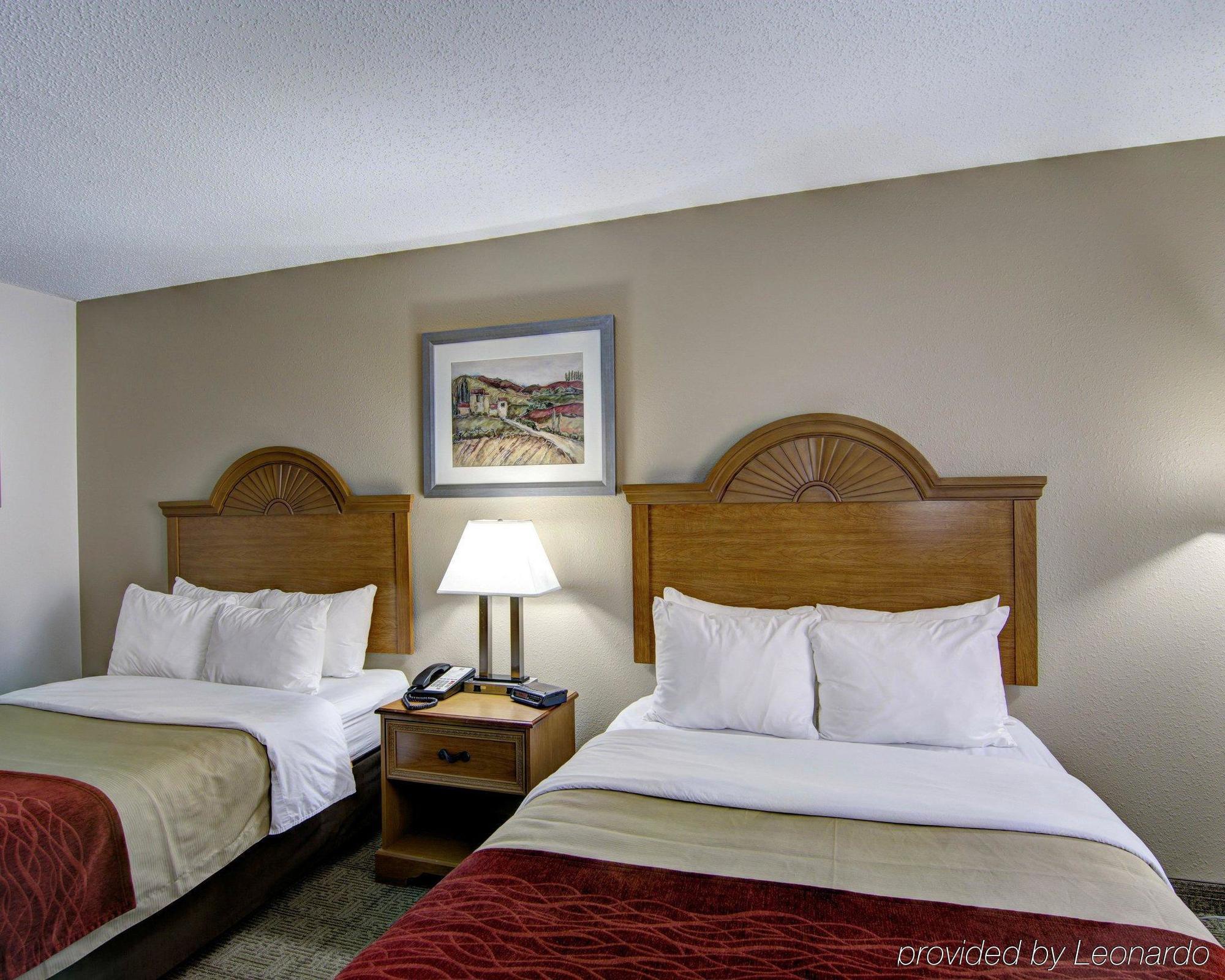 Clarion Pointe Beckley Hotel Exterior photo