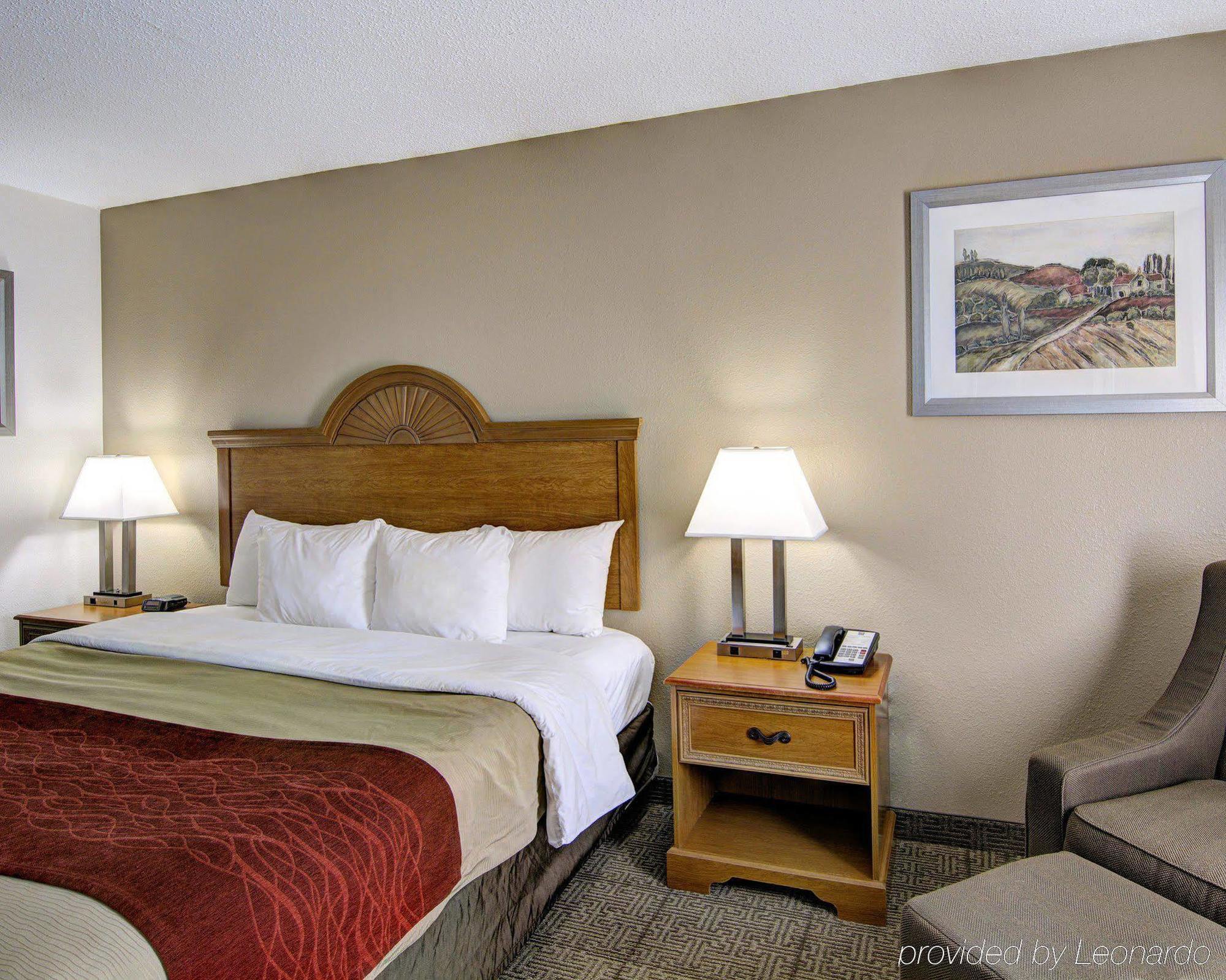 Clarion Pointe Beckley Hotel Exterior photo